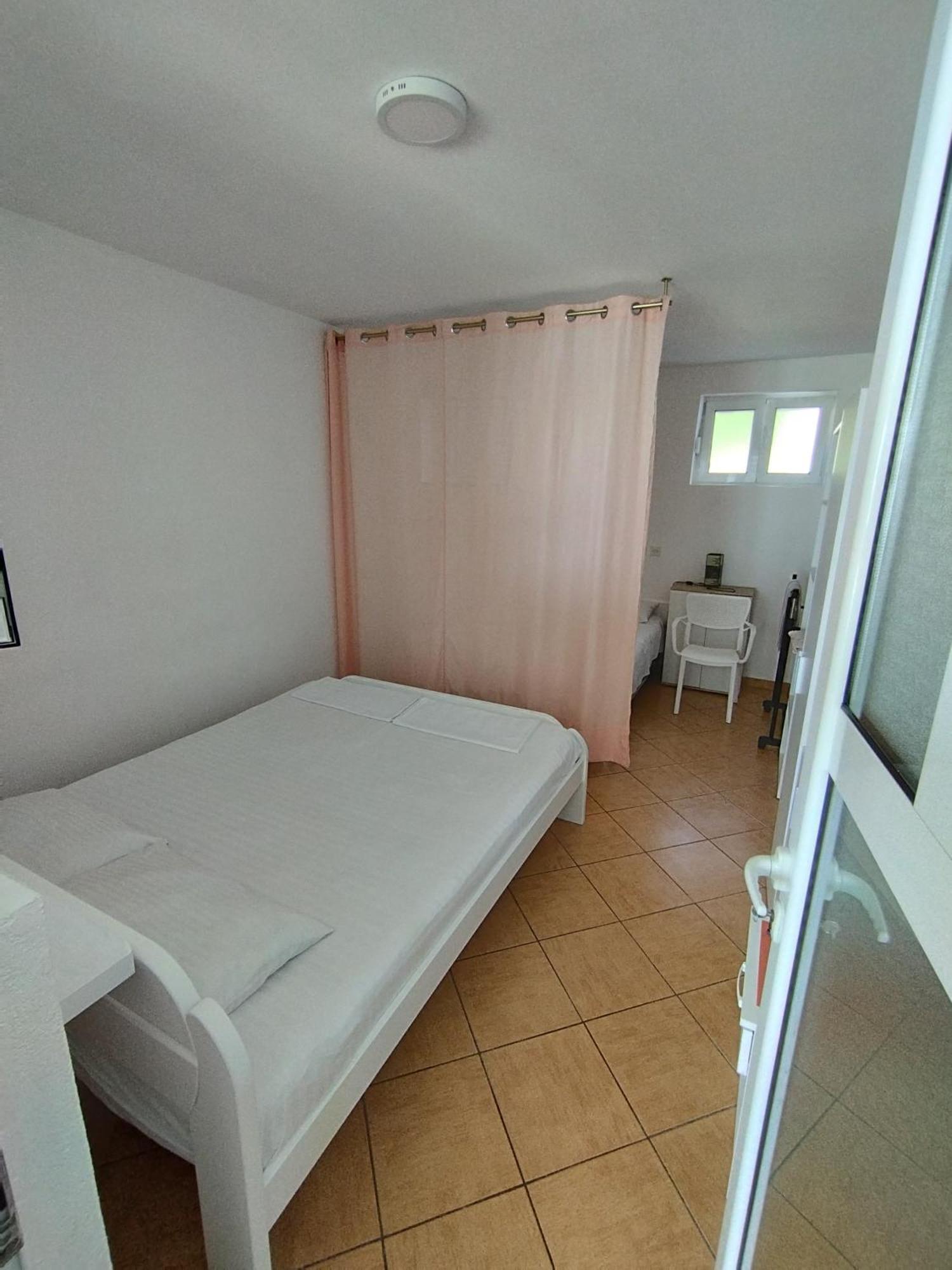 Seaside Apartment Kruce Улцин Екстериор снимка