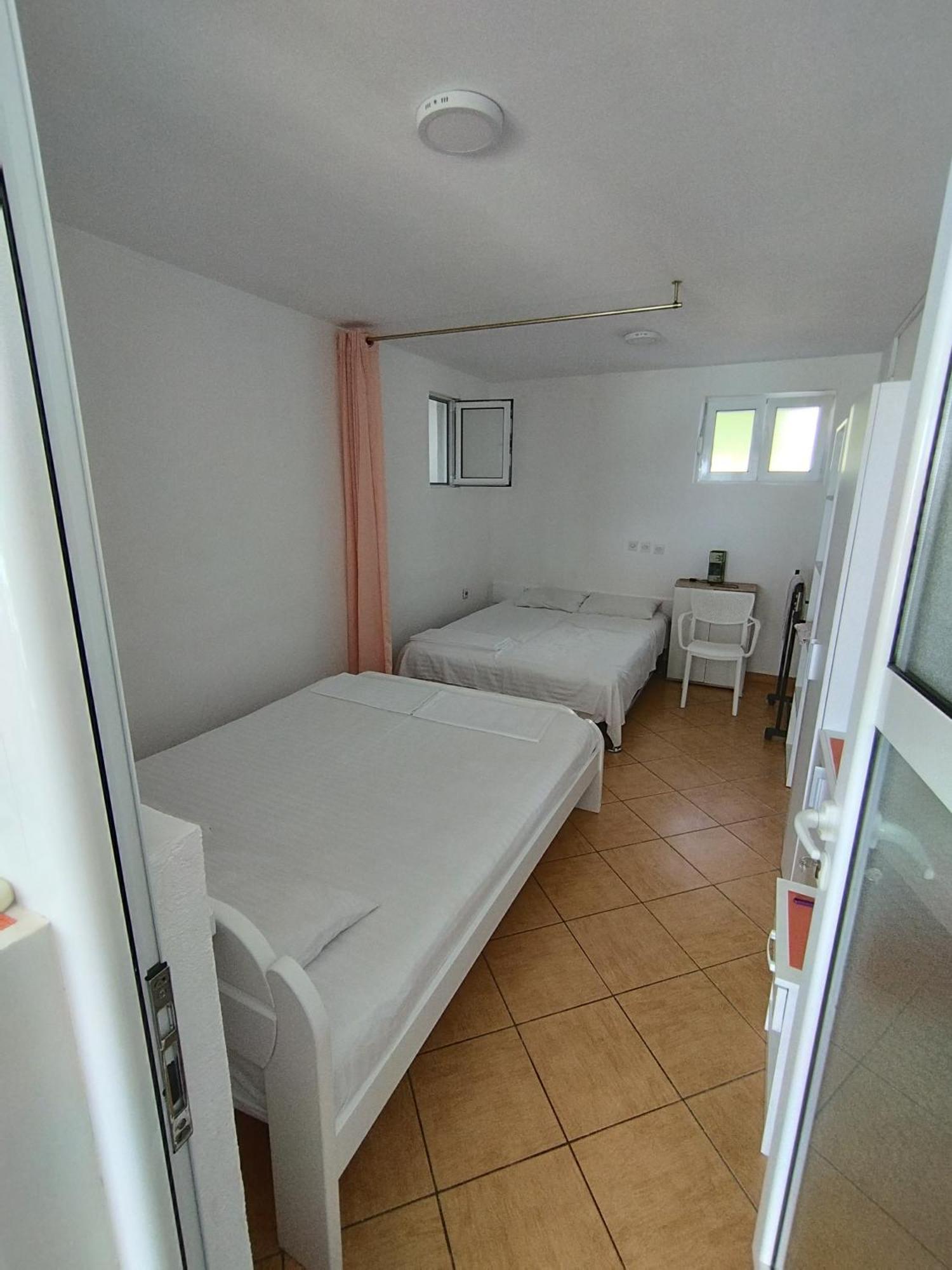Seaside Apartment Kruce Улцин Екстериор снимка