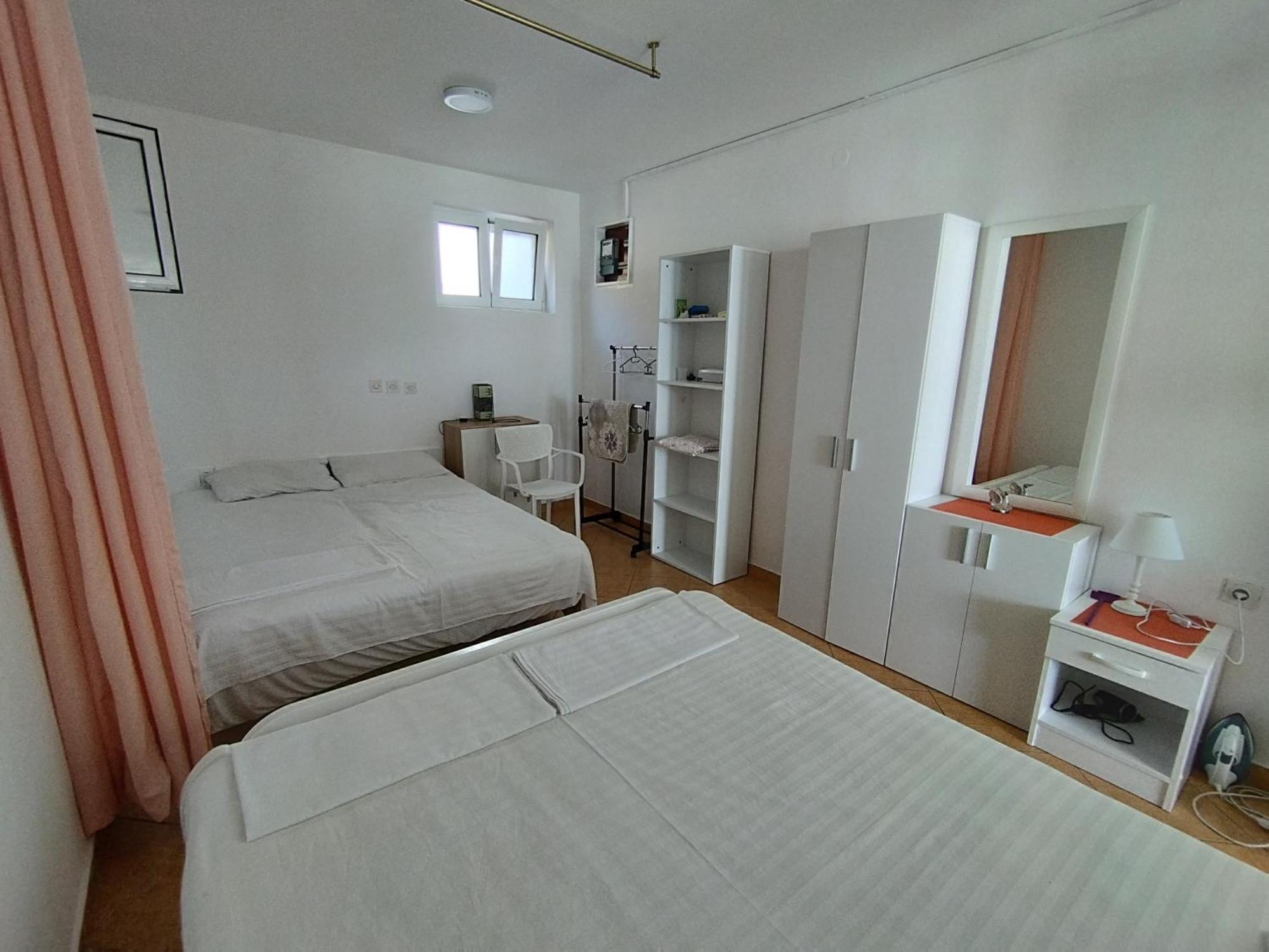 Seaside Apartment Kruce Улцин Екстериор снимка