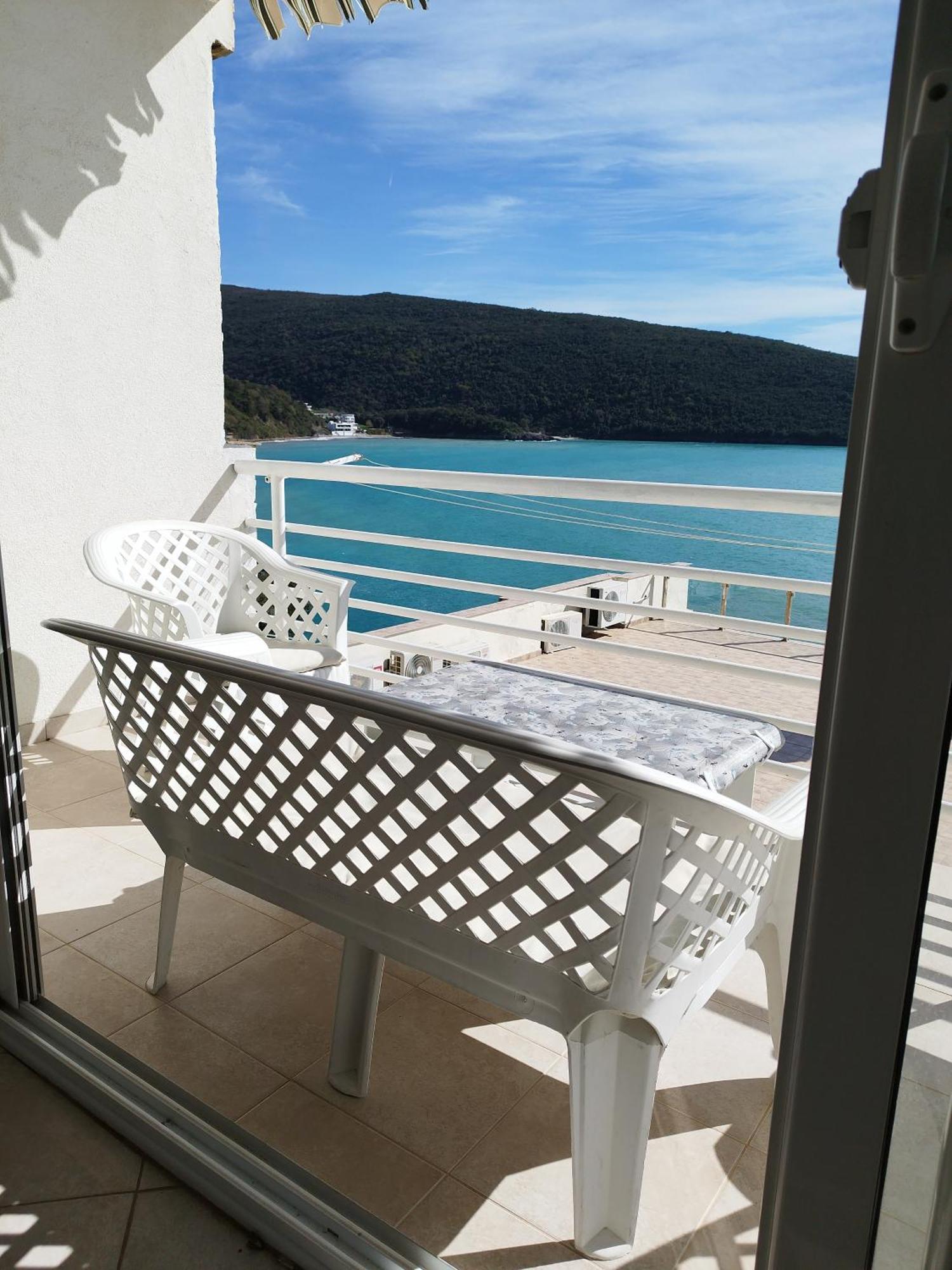 Seaside Apartment Kruce Улцин Екстериор снимка