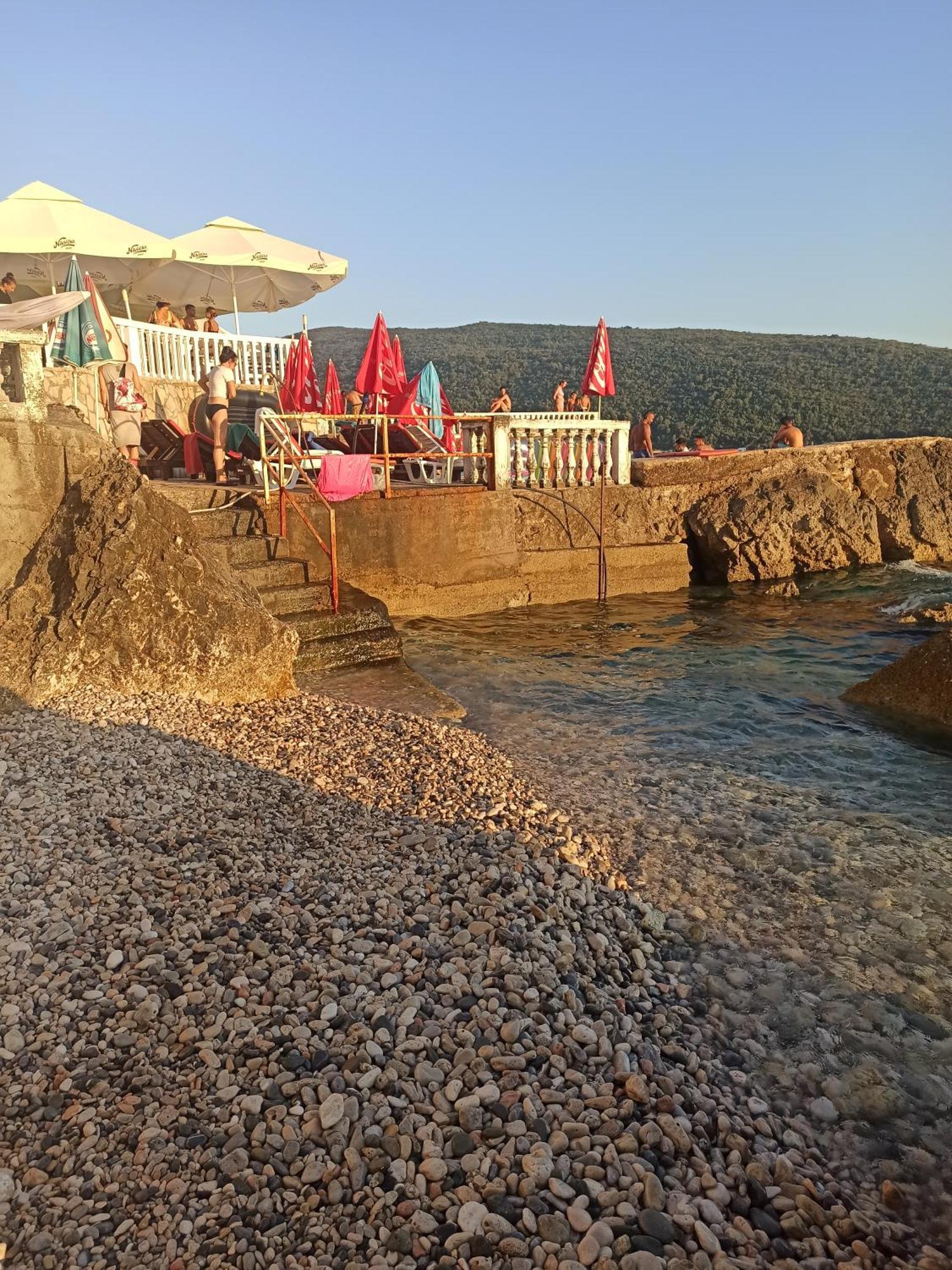 Seaside Apartment Kruce Улцин Екстериор снимка