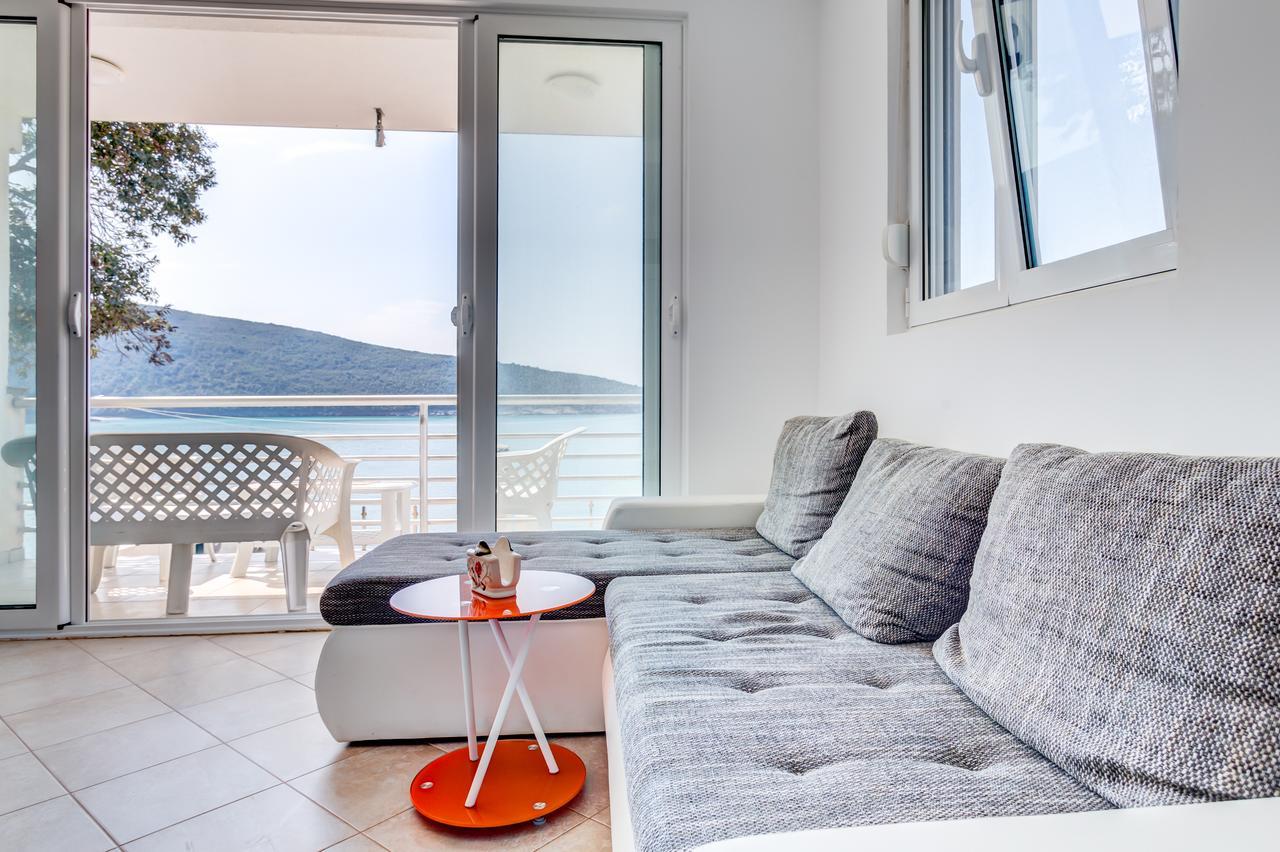 Seaside Apartment Kruce Улцин Екстериор снимка