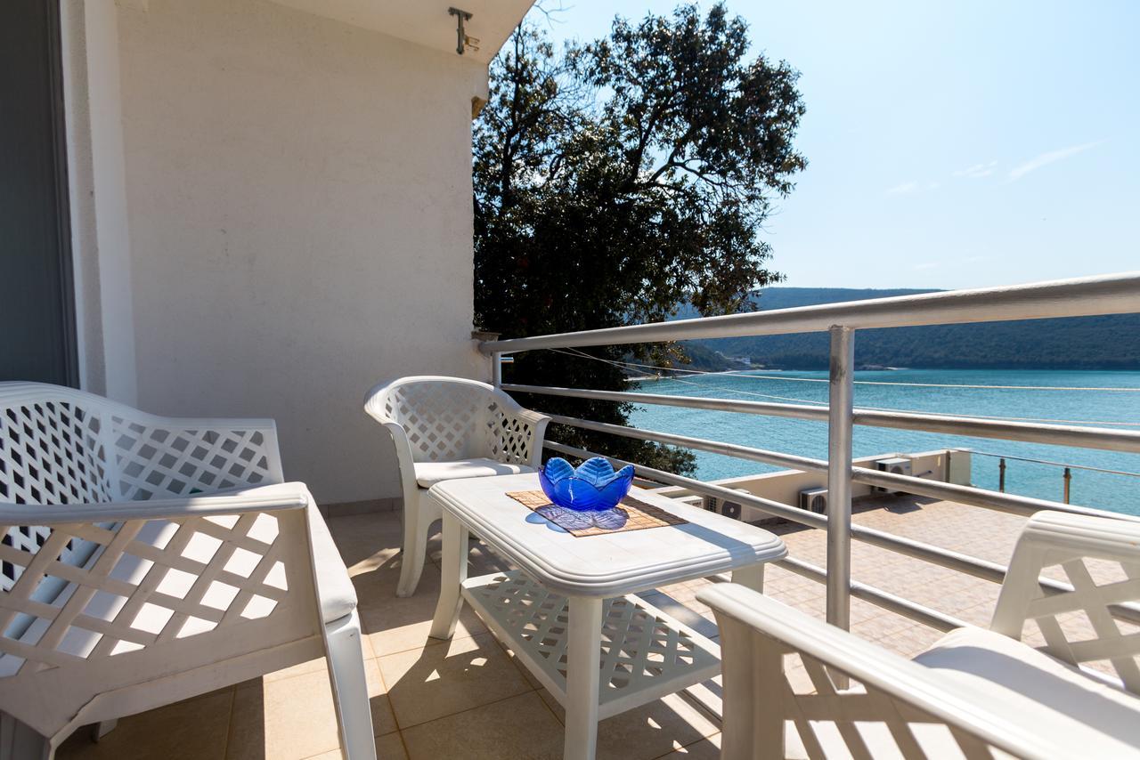 Seaside Apartment Kruce Улцин Екстериор снимка